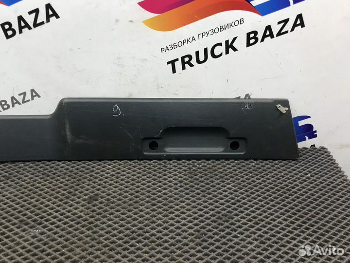 81629300157 Накладка потолка левая