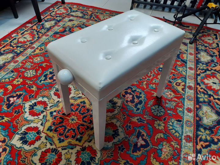 Банкетка для фортепиано