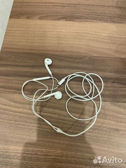 Наушники для iPhone проводные