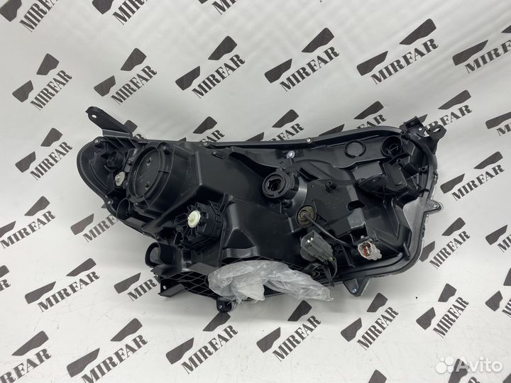 Фара левая Toyota RAV4 CA40 2015-2019 LED