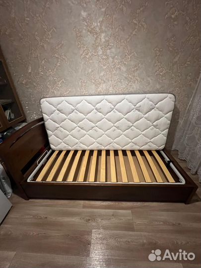 Кровать с матрасом 1000*2000