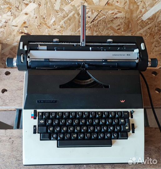 Печатная электрическая машинка Triumph
