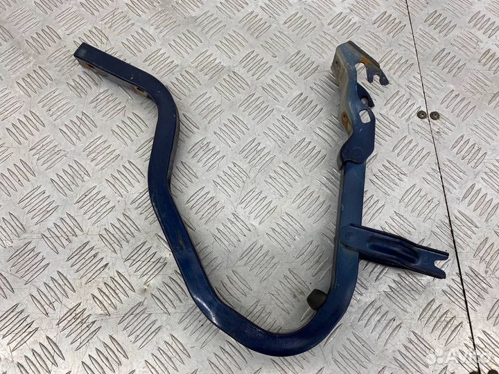 Б/У петля крышки багажника задний правый Hyundai