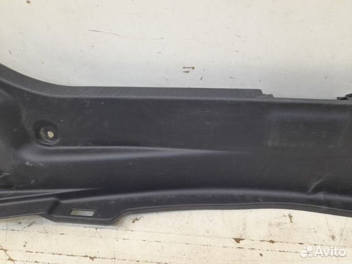 Накладка замка багажника Toyota Camry XV70