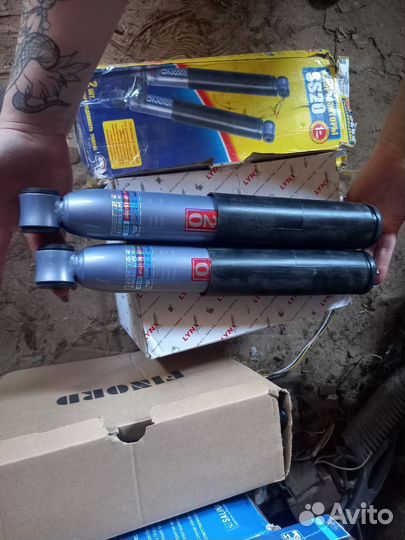 Передние амортизаторы УАЗ Патриот