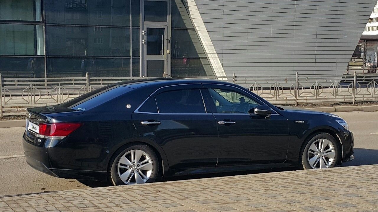 Toyota Crown: фото владельца