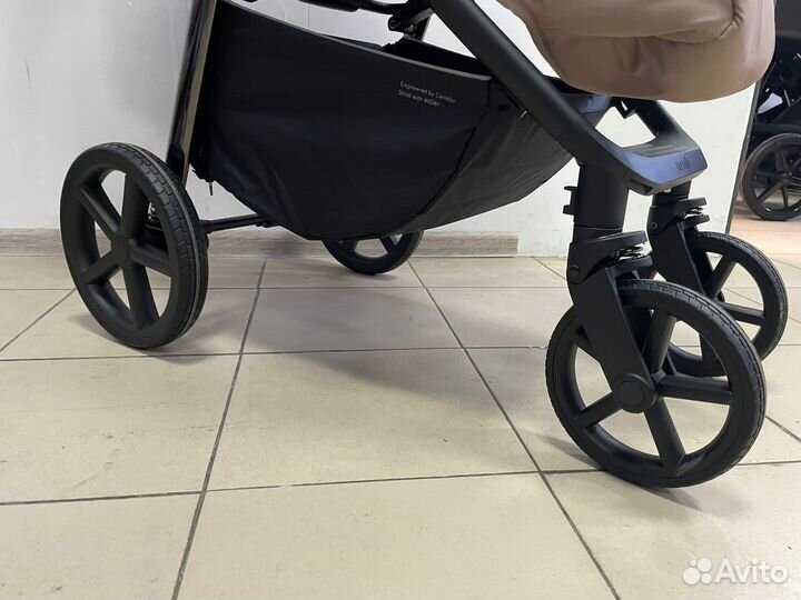 Коляска прогулочная Carrello Bravo Plus Chrome