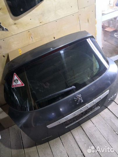 Крышка багажника Peugeot 308 SW универсал