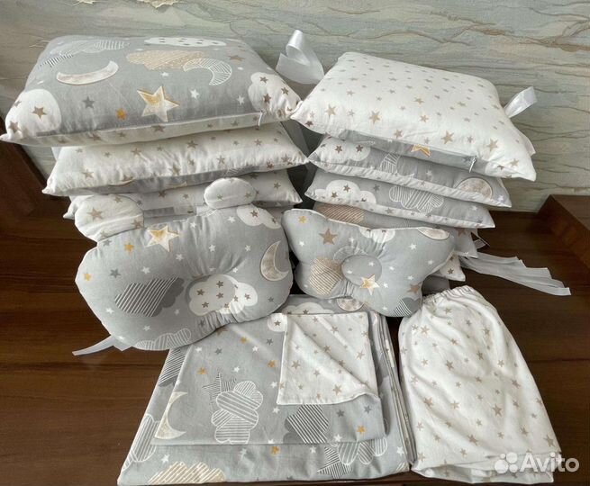 Комплект в детскую кроватку