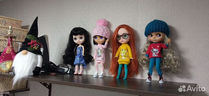 Куклы и новогодние снеговики