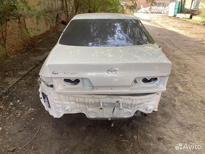В полном разборе Toyota Mark 2 100