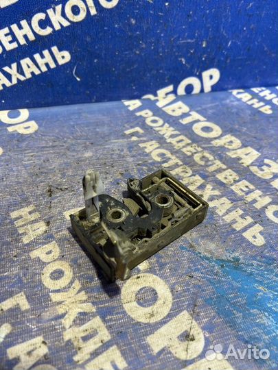 Передний правый замок двери Chery Amulet лифтбэк