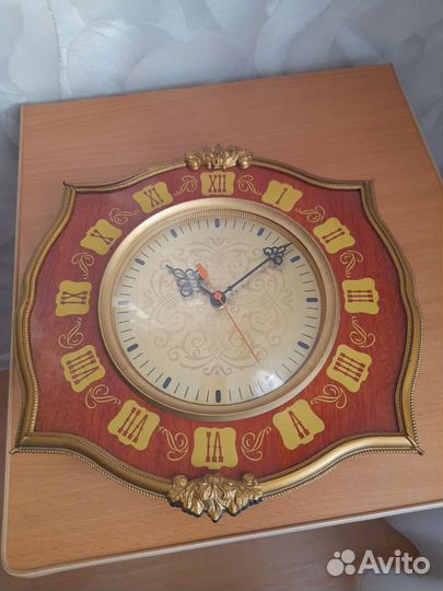 Старинные настенные часы