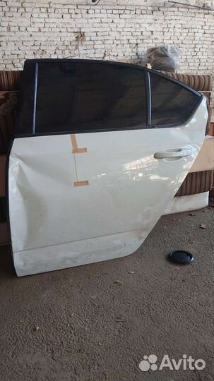 Дверь задняя левая skoda octavia a7