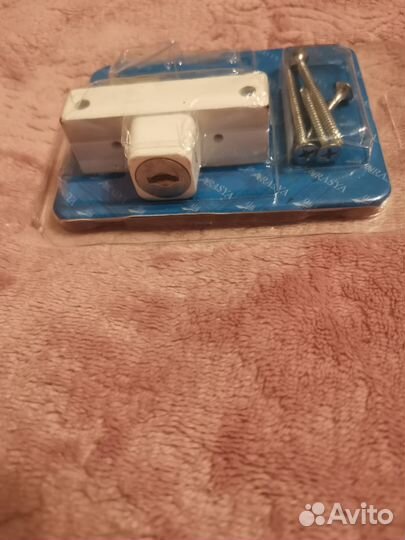 Оконный замок новый