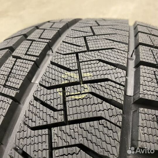 Formula Ice FR 215/60 R17 100T