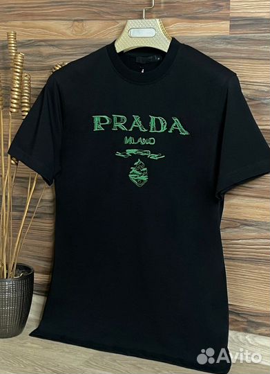 Футболка Prada