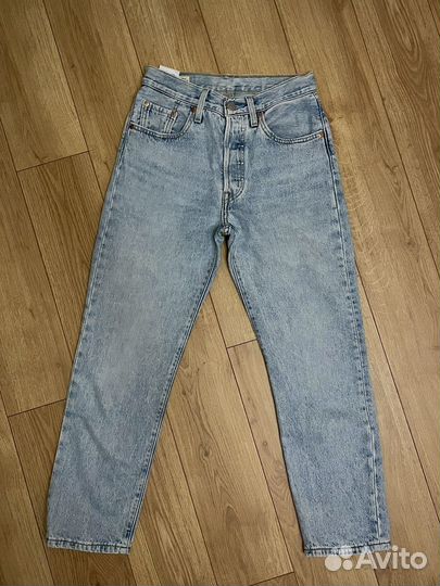 Женские джинсы levis 501