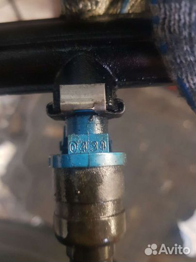 Топливная рампа Volvo V40 1.8 I 2003