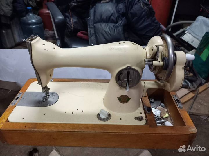 Машинка швейная 