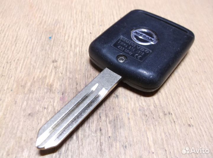 Nissan X-Trail Qashqai чип ключ 2 кнопки 433MHz