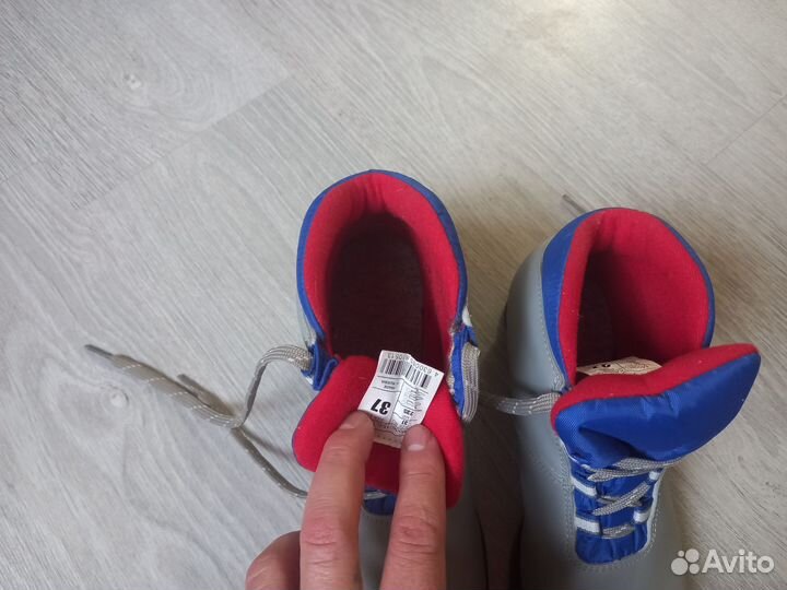 Лыжные ботинки