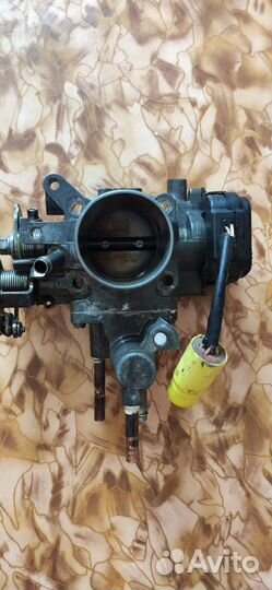 Дросельная заслонка Тойота