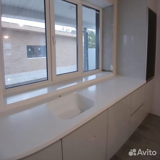 Столешница из камня (кварц, акрил)