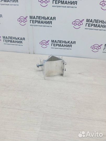 Кронштейн (крепление) BMW 5 G30/G31 (2016 - 2020)