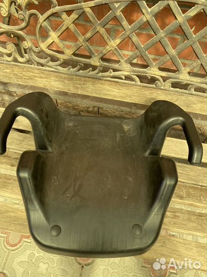 Автомобильное сидение 