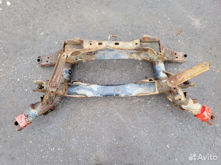 Подрамник задний на Toyota RAV4 XA30 3