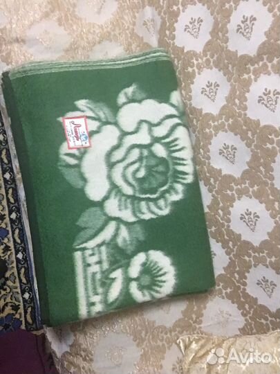 Новые шерстяные одеяла