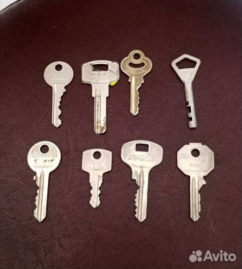 Дверные ключи, железные, разные