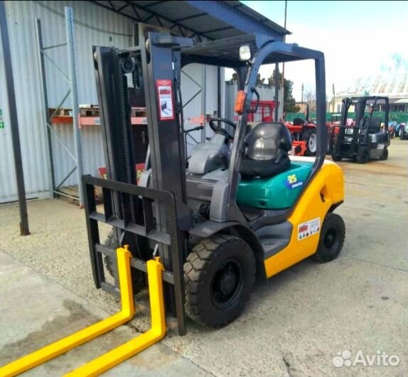 Вилочный погрузчик Toyota 8FD15, 2010