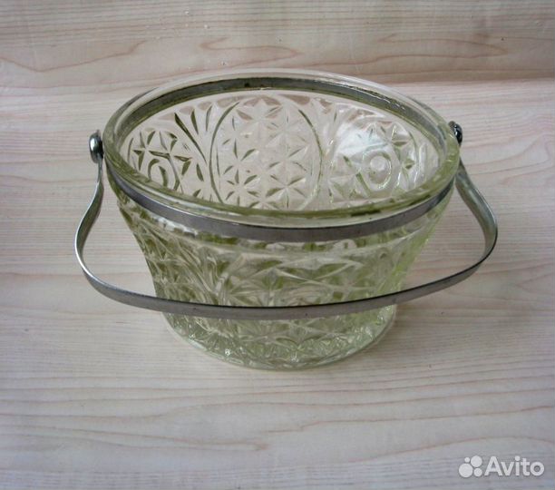 Ваза конфетница с металлической ручкой стекло СССР