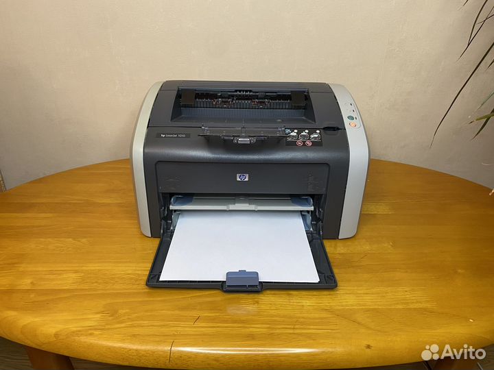 Принтер HP 1010