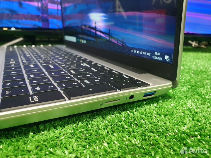 Новый ультрабук на i5 16GB DDR4 512GB SSd