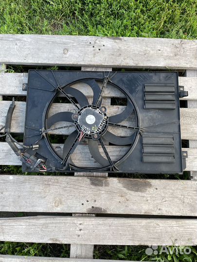 Вентилятор радиатора Skoda Yeti 2010-2018 1.2 TSI