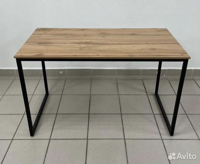 Стол на метал.каркассе в стиле лофт