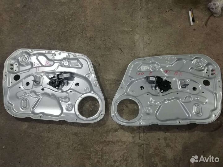 Hyundai i30 FD стеклоподъемник правый