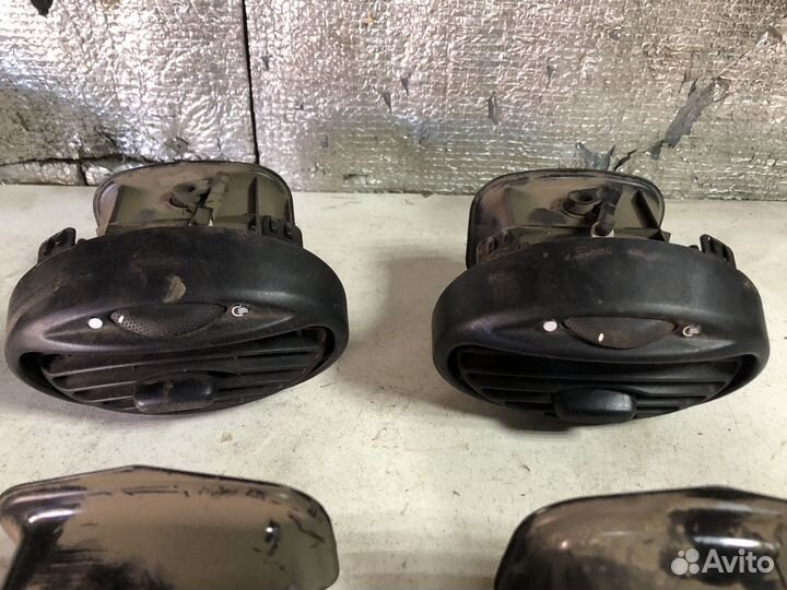 Дефлектор воздуховода Ford Focus 1