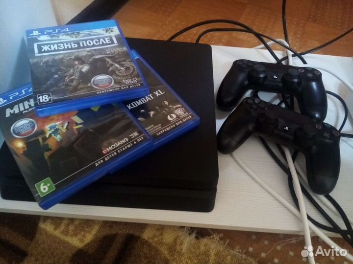 Игровая приставка ps4 slim 500