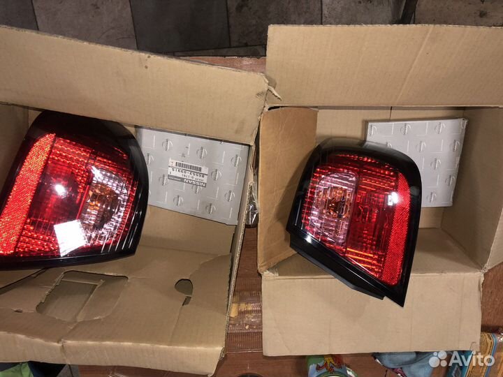 Фонарь задний внешний правый и левый(седан)