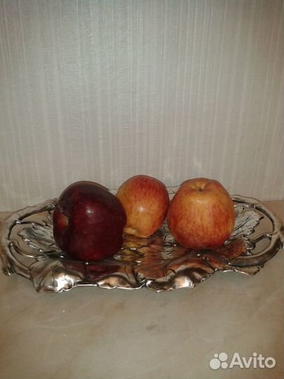 Блюдо Фруктовница Италия Новое 38х24 см на ножках