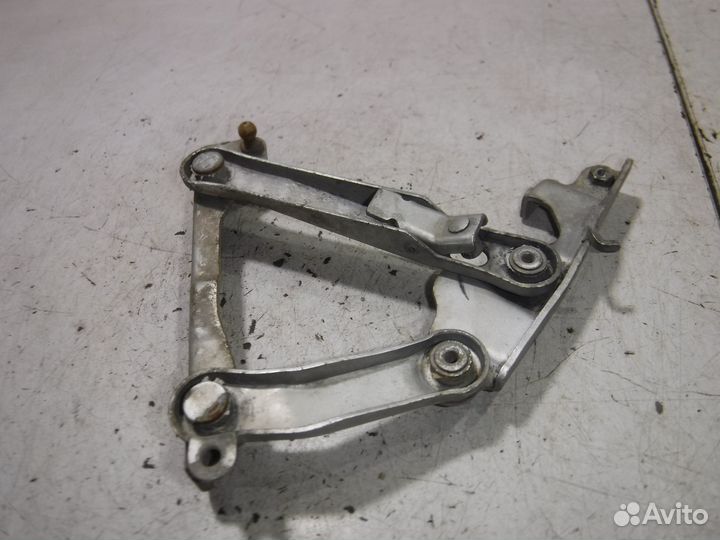 Петля капота правая Mercedes W220 S Class