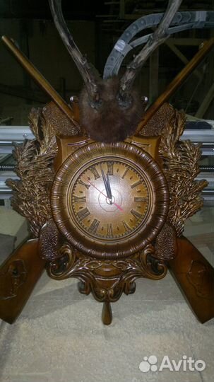 Часы из массива дерева