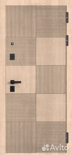 Дверь входная в квартиру с зеркалом