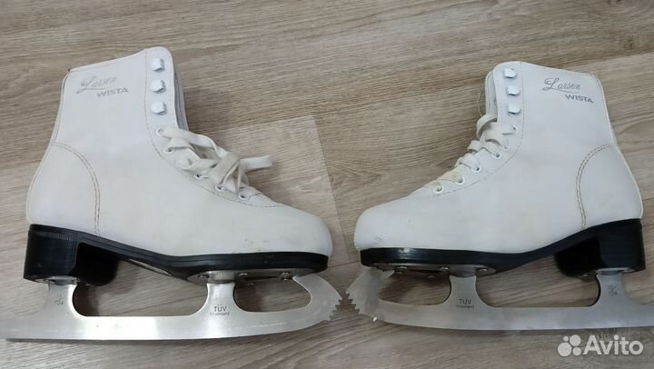 Коньки хоккейные