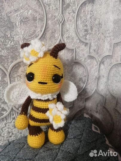 Пчела- ручная работа