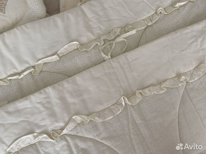 Бортики в кроватку и постельное белье